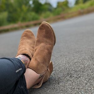 Lucky Brand Size 9 Suede Tan Perforated Ankle Booties Boots Shoes